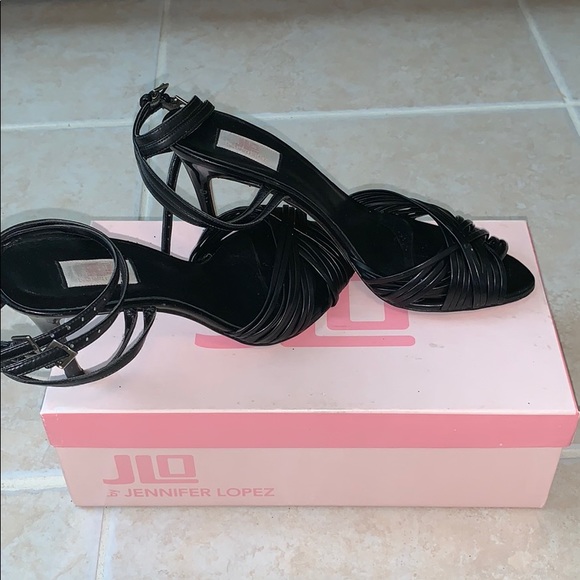 Heels - Picture 1 of 3